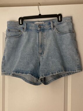 Abercrombie Cure Love Mom Shorts